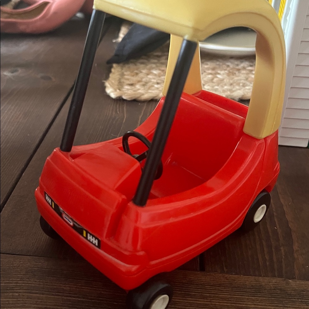 Little tikes cozy coupe tiny play car